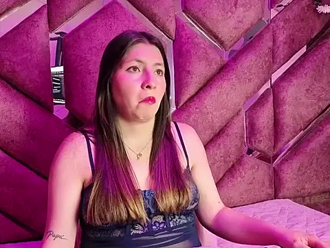 EmberCooper  online show from 04-21-26, 02:04