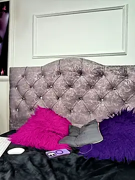 Snapshot of violetmist chatting on 02-06-26, 01:32 violetmist online show from 02-06-26, 01:32