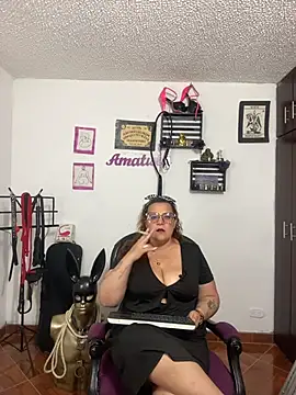 KimmyDark1 online show from 06-12-26, 09:35
