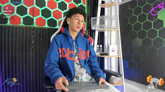 David Banks  online show from 04-06-26, 12:28