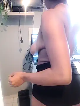 LADY-NESH online show from 04-17-26, 04:37