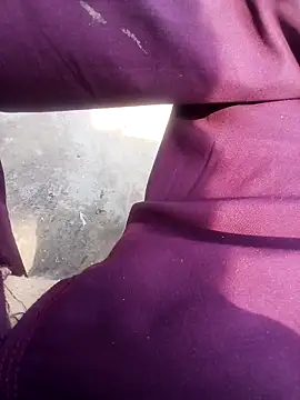 Snapshot of Sharmasamba chatting on 02-10-26, 07:23 Sharmasamba online show from 02-10-26, 07:23