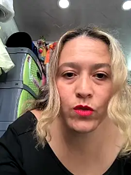  luisaeliza  online show from 04-25-26, 04:15
