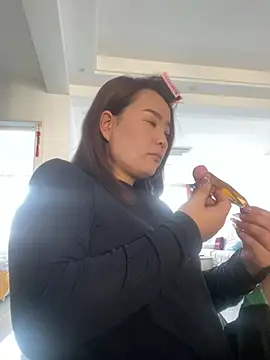 Snapshot of Youyou_12 chatting on 02-03-26, 03:37 Youyou 12 online show from 02-03-26, 03:37