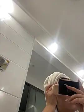 Snapshot of Youyou_12 chatting on 02-08-26, 08:18 Youyou 12 online show from 02-08-26, 08:18