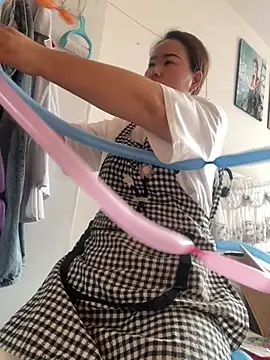 Youyou 12 online show from 04-02-26, 02:31