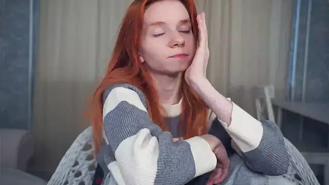 Snapshot of TarynPalek chatting on 02-18-26, 06:42 TarynPalek online show from 02-18-26, 06:42