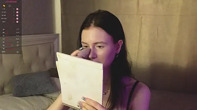 Glow hollow online show from 02-25-26, 04:11