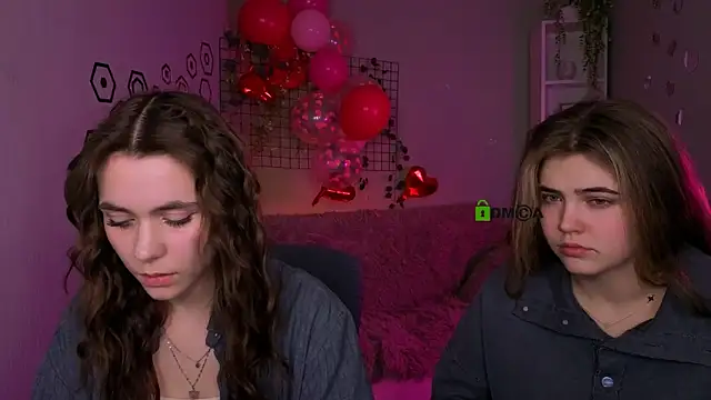 Snapshot of laurenmurrr chatting on 02-28-26, 11:11 laurenmurrr online show from 02-28-26, 11:11