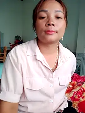 Snapshot of neyney110 chatting on 05-07-26, 01:22 neyney110 online show from 05-07-26, 01:22