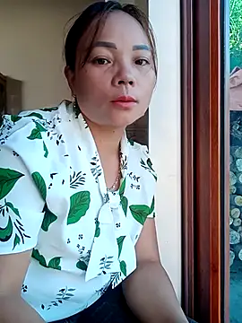 Snapshot of neyney110 chatting on 05-13-26, 11:44 neyney110 online show from 05-13-26, 11:44