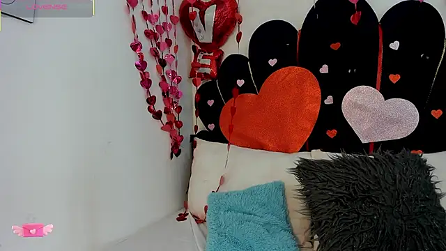 Snapshot of dahlialee chatting on 02-12-26, 12:44 dahlialee online show from 02-12-26, 12:44