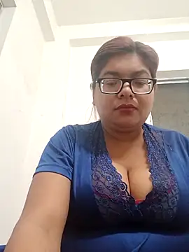 Elie Hallway online show from 03-06-26, 06:48