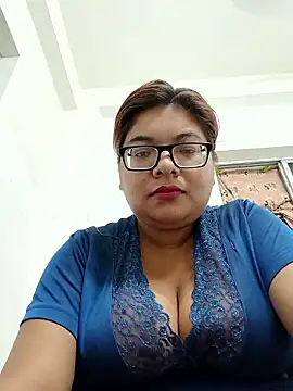 Elie Hallway online show from 04-12-26, 07:08