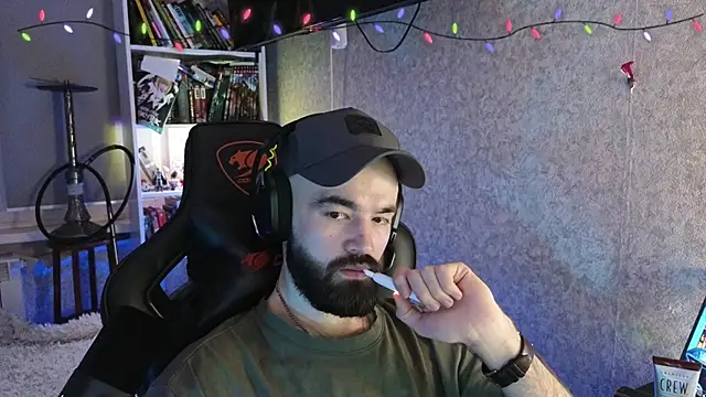 Snapshot of _Mostly_ chatting on 02-11-26, 04:23 Mostly online show from 02-11-26, 04:23