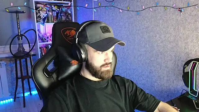 Snapshot of _Mostly_ chatting on 02-21-26, 04:46 Mostly online show from 02-21-26, 04:46