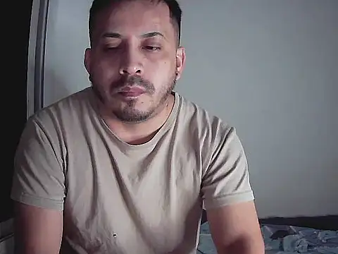 Snapshot of JonatanBail chatting on 02-06-26, 02:27 JonatanBail online show from 02-06-26, 02:27