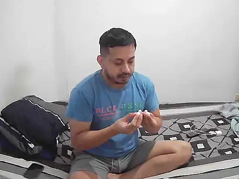 Snapshot of JonatanBail chatting on 02-08-26, 09:56 JonatanBail online show from 02-08-26, 09:56