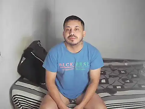 Snapshot of JonatanBail chatting on 02-08-26, 11:30 JonatanBail online show from 02-08-26, 11:30