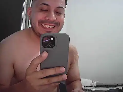 Snapshot of JonatanBail chatting on 02-22-26, 05:00 JonatanBail online show from 02-22-26, 05:00