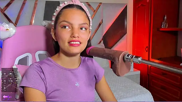 Snapshot of isa_kolins chatting on 02-23-26, 10:56 isa kolins online show from 02-23-26, 10:56