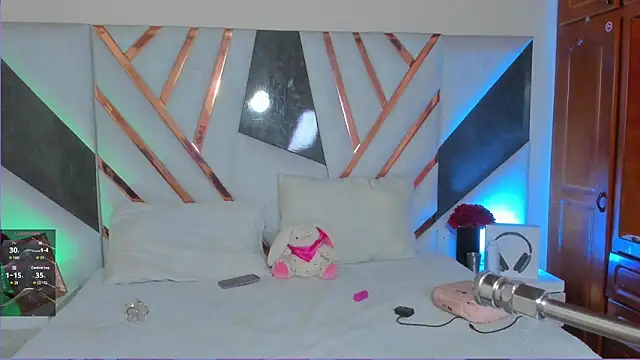 Snapshot of isa_kolins chatting on 02-25-26, 10:03 isa kolins online show from 02-25-26, 10:03