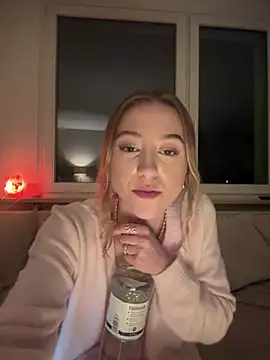 Snapshot of romyxxs chatting on 02-07-26, 08:12 romyxxs online show from 02-07-26, 08:12