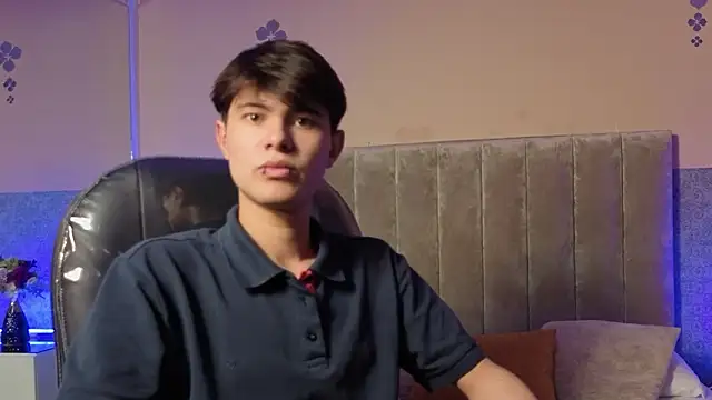 Snapshot of Derek_Sinn chatting on 02-28-26, 07:48 Derek Sinn online show from 02-28-26, 07:48