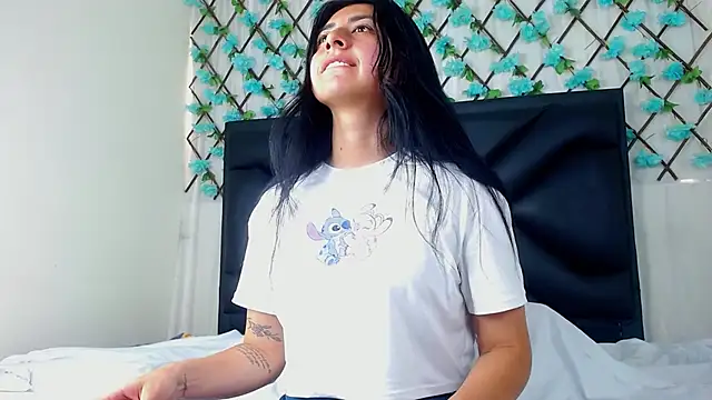 EmmaWilliamss4 online show from 02-11-26, 03:39