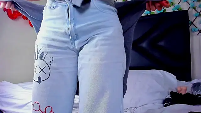 EmmaWilliamss4 online show from 02-23-26, 09:01