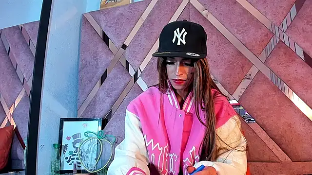 MeghanQueen   online show from 04-16-26, 05:52