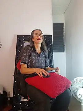 laurasofia45 online show from 02-09-26, 07:07