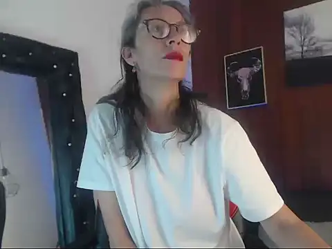 laurasofia45 online show from 02-19-26, 07:37