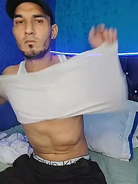 Snapshot of junior_men22 chatting on 02-16-26, 12:12 junior men22 online show from 02-16-26, 12:12