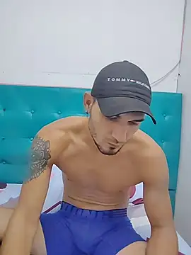 Snapshot of junior_men22 chatting on 02-18-26, 12:12 junior men22 online show from 02-18-26, 12:12