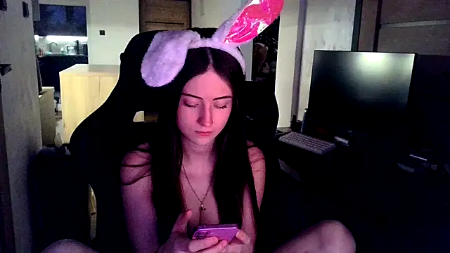 karlaluuvv online show from 04-03-26, 05:55