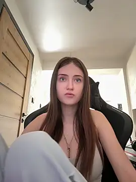 karlaluuvv online show from 04-07-26, 10:37