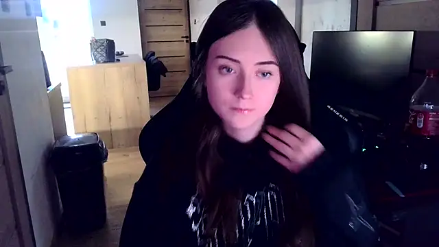 karlaluuvv online show from 04-09-26, 04:45