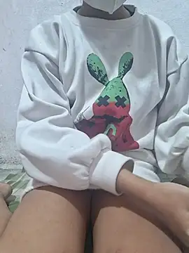 Snapshot of Mey_mey2k3 chatting on 02-10-26, 02:37 Mey mey2k3 online show from 02-10-26, 02:37