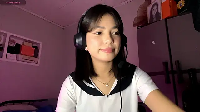 Snapshot of ConstancePorrini chatting on 02-03-26, 03:28 ConstancePorrini online show from 02-03-26, 03:28