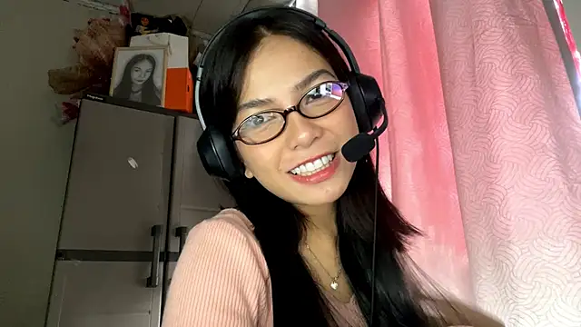 Snapshot of ConstancePorrini chatting on 02-19-26, 05:47 ConstancePorrini online show from 02-19-26, 05:47