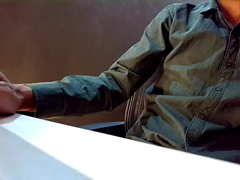 Snapshot of Indian-gentleman_teen chatting on 03-04-26, 03:40 Indian-gentleman teen online show from 03-04-26, 03:40