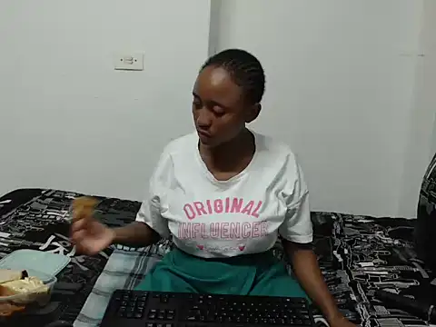 Snapshot of Amari_26 chatting on 02-12-26, 05:41 Amari 26 online show from 02-12-26, 05:41