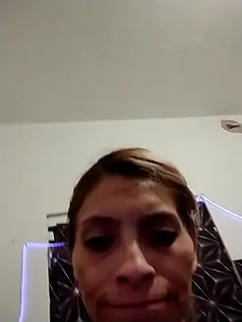 amairany27 online show from 04-25-26, 12:02