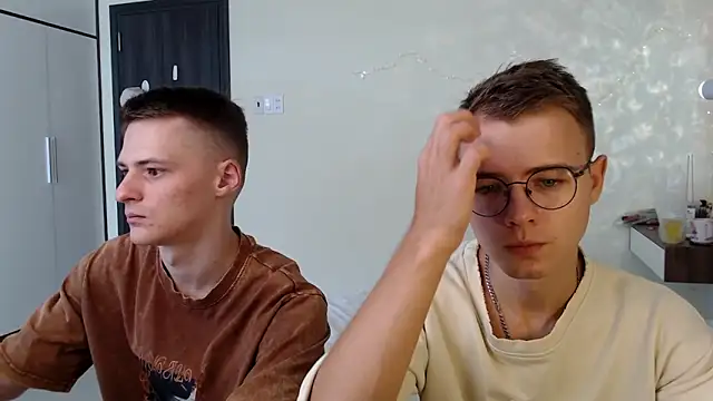 NikiKerryCum online show from 06-11-26, 04:43