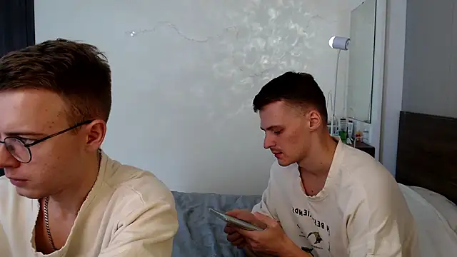 NikiKerryCum online show from 07-10-26, 04:28