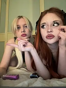 Snapshot of UkiiyoDuo chatting on 02-12-26, 07:20 UkiiyoDuo online show from 02-12-26, 07:20