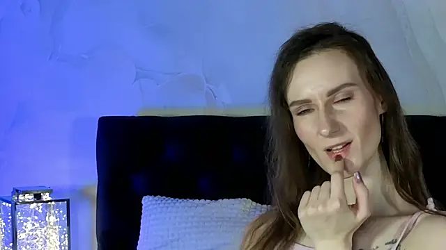 Snapshot of AriaLiko chatting on 02-15-26, 08:27 AriaLiko online show from 02-15-26, 08:27