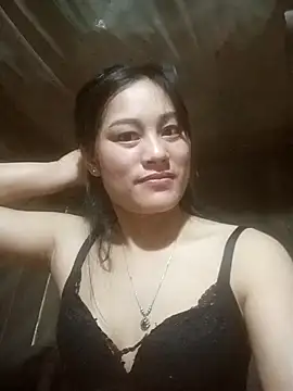 Snapshot of Momo-biki chatting on 04-29-26, 08:40 Momo-biki online show from 04-29-26, 08:40