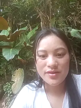 Snapshot of Momo-biki chatting on 05-16-26, 12:29 Momo-biki online show from 05-16-26, 12:29